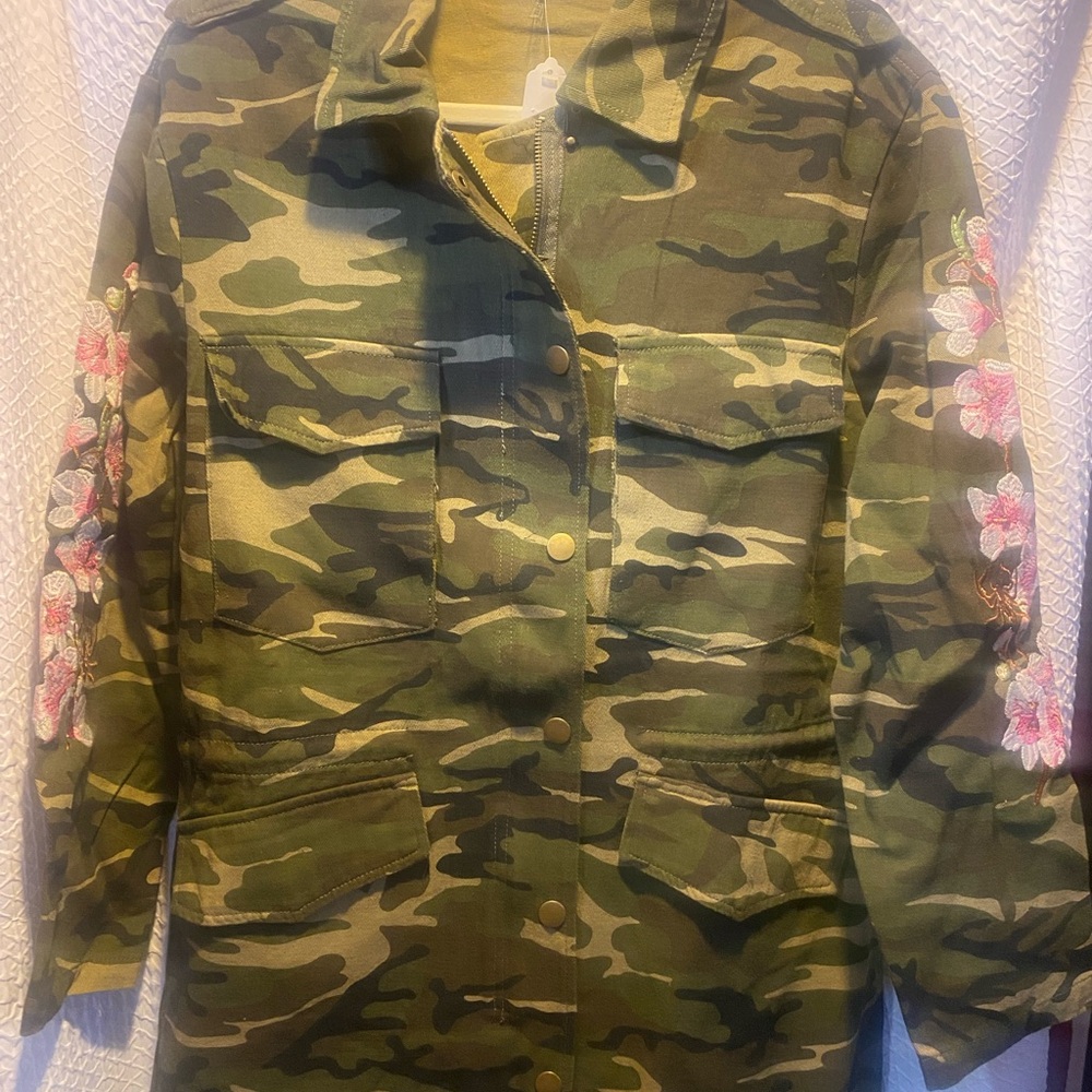 Camouflage Floral Embroidered Women's Jacket